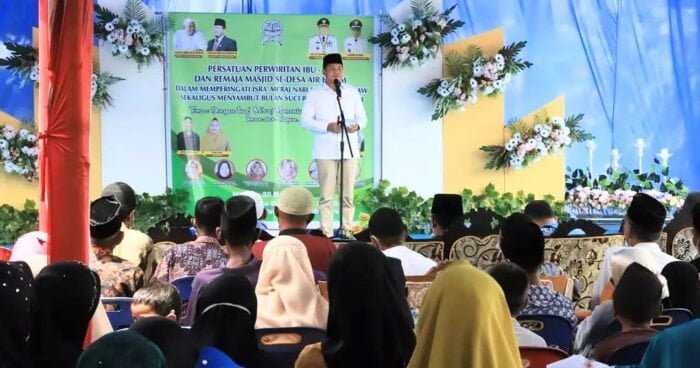 Bupati Batubara Sapa Warga Desa dan Bagikan Santunan