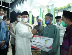 Bupati Zahir Berikan Bantuan Dana Hibah Pada Masjid dan Musholla