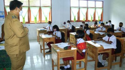 Bupati Samosir Monitoring Ujian Satuan Pendidikan