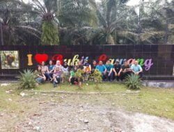 Dwi Tunggal Sentoso Boyong Karyawan Tour ke Bukit Lawang