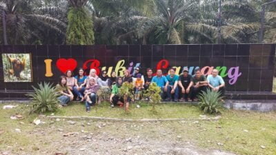 Dwi Tunggal Sentoso Boyong Karyawan Tour ke Bukit Lawang