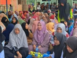 Ketua TP PKK Tebo Berbaur Bersama Warga Di Acara Isra’ Mi’raj Desa Napal Putih