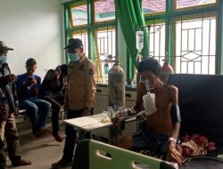 Peduli Dengan Keberadaan Suku Anak Dalam, Pj Bupati Tebo Jenguk Warga SAD yg Sakit