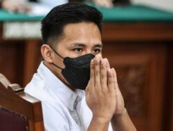 Bharada E Divonis 1 Tahun 6 Bulan Penjara