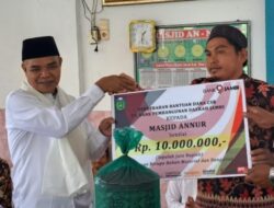 Safari Jumat ke Desa Malako Intan, Pj Bupati Himbau Jaga Ketahanan Pangan dan Beri Bantuan 10 Juta Rupiah