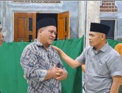 Sholat Magrib di Masjid Al Amin. H.Aspan Berikan Bantuan Lima Juta Rupiah