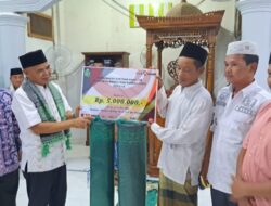 Ikuti Doa Bersama di Masjid Attaqwa Pemayungab, Pj Bupati Tebo Serahkan Bantuan Kepada Pengurus Masjid