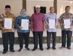 Bupati Palas Serahkan Lima Surat Pengembalian Jabatan dan Satu Surat Penunjukan Plt
