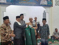 Pj Bupati Tebo Safari Ramadhan di Musolla Baiturarahim dan Serahkan Bantuan