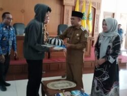 Ringankan Beban Pasukan Kebersihan seKabupaten Tebo, H.Aspan Berikan Paket Sembako