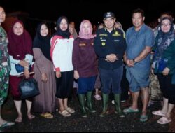 Pj Bupati Tebo Bersama Anggota DPD RI Elviana Drop Bantuan di Desa Lubuk Mandarsah