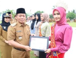 Wali Kota T.Balai  Serahkan Berbagai Bantuan dan Penghargaan 