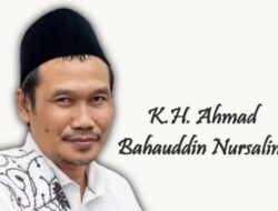 Gus Baha Lebih Pilih Anak Ketimbang Istri