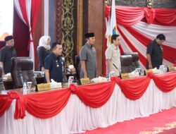Gubernur Beri Penjelasan 2 Ranperda Provinsi Jambi