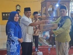 Safari Jumat di Desa Teriti Pj Bupati Tebo H. Aspan Serahkan Bantuan