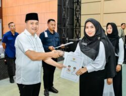 Bupati Zahir Serahkan 410 SK PPPK Guru Formasi 2022