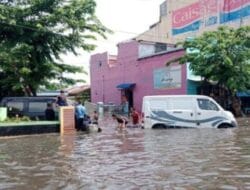 Medan Banjir, Banyak Kendaraan Yang Mogok