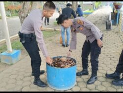 Sambut Hari Kemerdekaan RI ke 78, Polres Tebo Lakukan Gotong Royong