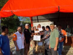 Orari Aceh Barat Perwakilan Simeulue Serahkan Bantuan Bencana Kebakaran