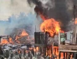 8 Rumah Ludes Terbakar, Diduga Kebakaran Dari Pipa Penyaluran BBM Bocor Yang Bocor di Belawan