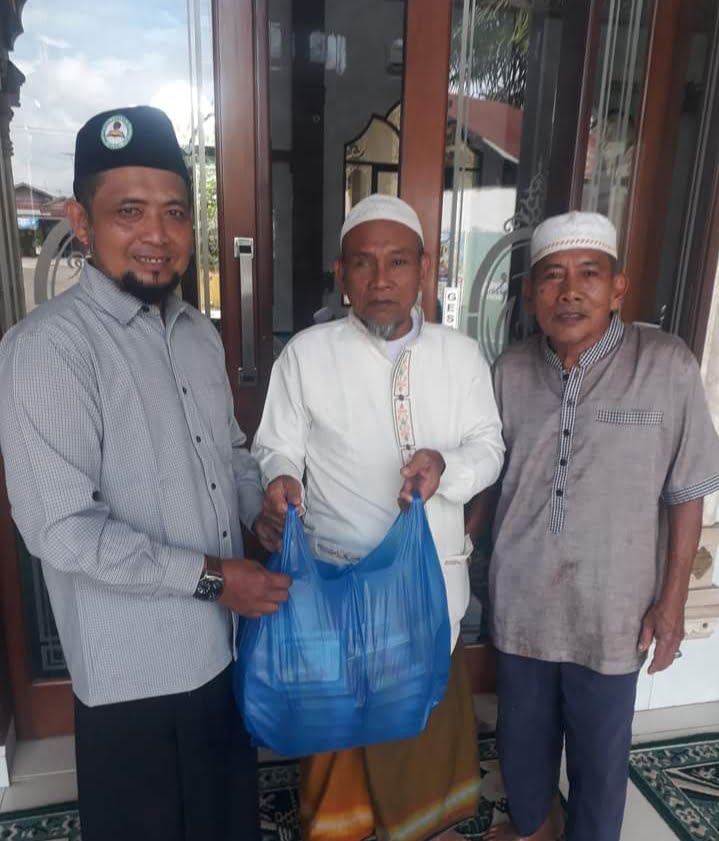 Jumat Berkah, Majelis Zikir Azzakirin Wazzakirat Berbagi