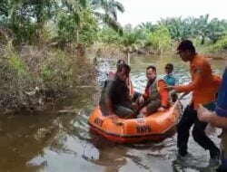 Deputi Rehabilitasi, Rekonstruksi dan Tenaga Ahli BNPB Pantau Langsung Banjir di Tebo