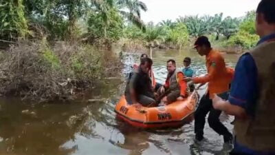 Deputi Rehabilitasi, Rekonstruksi dan Tenaga Ahli BNPB Pantau Langsung Banjir di Tebo