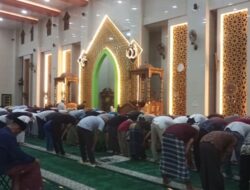 Ratusan Jemaah Tarawih di Masjid Agung Tebo Doakan Pj Bupati H Aspan ST