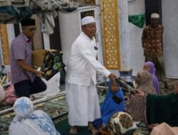 Wali Kota Tanjungbalai Serahkan Bantuan Pangan Cadangan di Safari Ramadhan