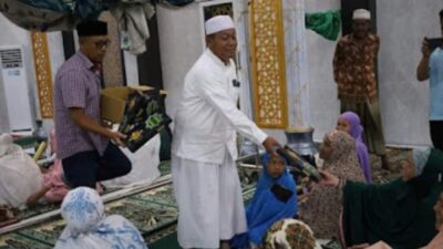 Wali Kota Tanjungbalai Serahkan Bantuan Pangan Cadangan di Safari Ramadhan