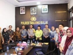 Pj Sekda Ikuti Zoom Meeting Penandatanganan SK FLLAJ di Polres Tanjungbalai