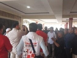 Minta Pelempar Gubernur-Wakil Gubernur Sumut Nomor Urut 2 Ditangkat,  Puluhan Relawan Datangi Polda Sumut