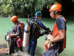 Dua Orang Warga Hanyut Saat Menyebrangi Sungai di Desa Siofabanua Belum Di Temukan