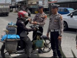 Sat Lantas Polres Batu Bara Laksanakan Jumat Berkah dengan Berbagi Nasi Bungkus