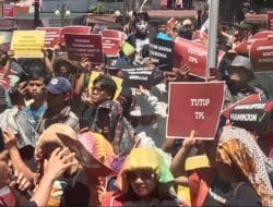 Tutup PT.Toba Pulp LestariTPL” Masyarakat Geruduk Gedung DPRD dan Kantor Bupati Taput