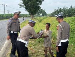 Sat Lantas Polres Batu Bara Berbagi Kebaikan Jumat Berkah Dengan Masyarakat Kurang Mampu