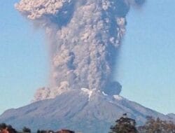 Gunung Semeru Kembali Erupsi