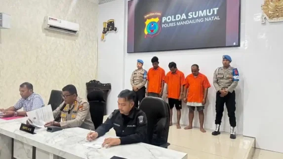 Polisi Tangkap 3 Provokator Pembakar Polsek Muara Batang Gadis di Madina