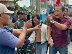 Bubarkan Pengibaran Bendera Bulan Bintang. TNI Amankan Pria Bawa Senjata Api