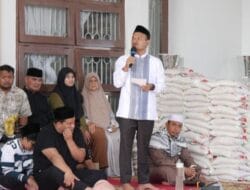 Wali Kota dan Keluarga Besar Alm H Zulkifli Amsar Batubara Berikan Paket Sembako
