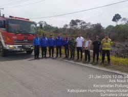 Kolaborasi Lintas Sektor, Danramil, Camat, dan Damkar Humbahas Berhasil Padamkan Tiga Titik Kebakaran