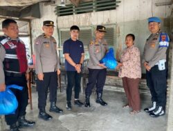Polsek Lima Puluh Berbagi Kasih Dengan Kaum Dhuafa Dalam Kegiatan Jumat Berkah
