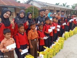 Ramadhan Berbagi, Ka.SDN No.014631 Salurkan Infaq Kepada Siswa Yatim Piatu