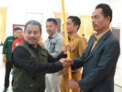 Bupati Humbang Hasundutan Tekankan Peran Masyarakat dalam Pencegahan Karhutla, MPA Dibentuk dan Terima Bantuan Peralatan