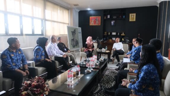 Wali Kota Mahyaruddin Terima Audiensi Tim Monev Direktorat PSDAB Kementerian Lingkungan Hidup