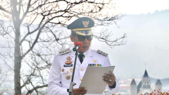 Bupati Taput Pimpin Upacara Peringatan Hari Otonomi Daerah XXX