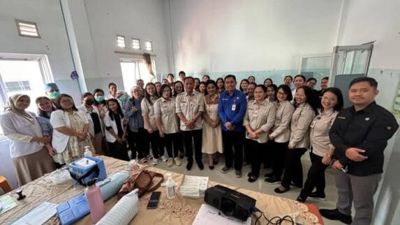 Bupati Humbahas Hadiri Sosialisasi dan Kick Off Vaksinasi MR Bagi Tenaga Medis dan Tenaga Kesehatan di RSUD Doloksanggul