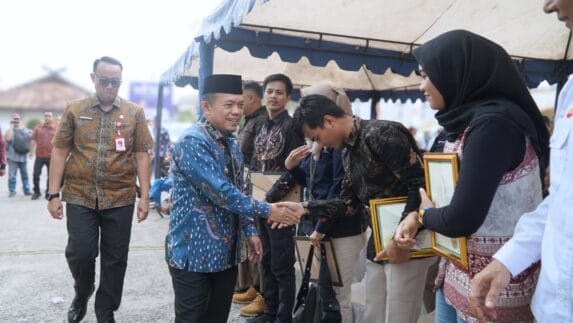 Gubernur Al Haris: Pengusaha dan Pekerja, Satu Kesatuan yang Tak Bisa Dipisahkan