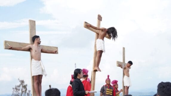 Ibadah Jumat Agung di HKBP Simorangkir, Bupati Taput Ajak Jemaat Gaungkan Kembali Wisata Rohani Salib Kasih
