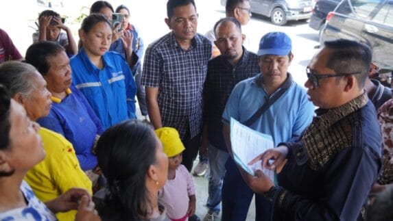 Bupati Tapanuli  Utara Dr. Jonius Taripar Parsaoran Hutabarat S.Si.M.Si. Monitoring Ketersediaan Pupuk Bersubsidi di Pahae Julu dan Pahae jae